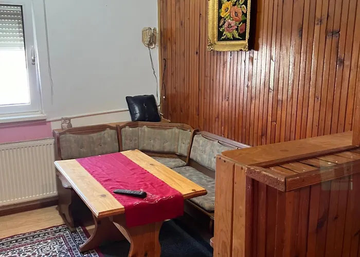 아파트 Slobo Velickovic *