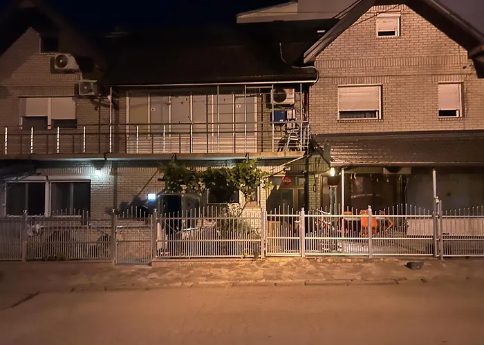 Slobo Velickovic 아파트 *